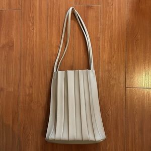 [New] Oak & Fort Accordion Style Bag